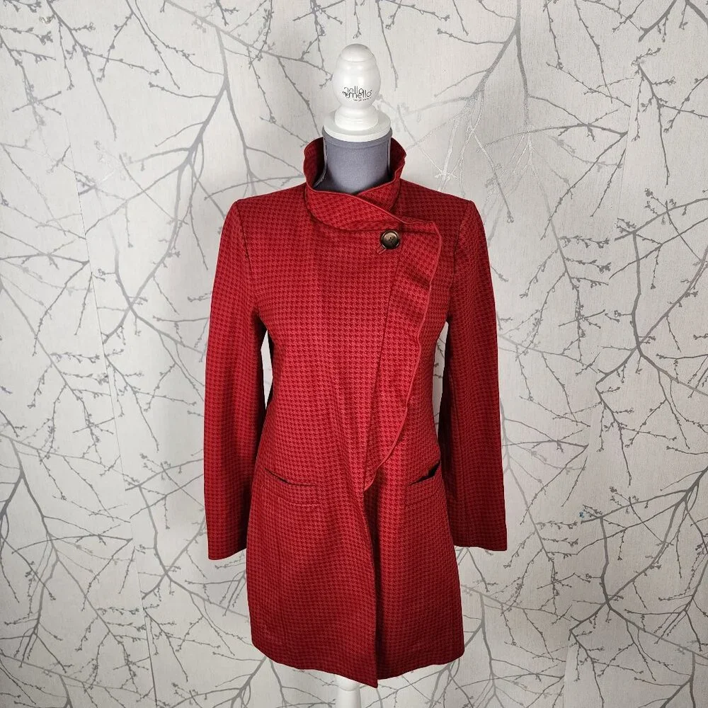 Cabi Red Houndstooth Print Stretch Ruffle Button Coat - Picture 2 of 10